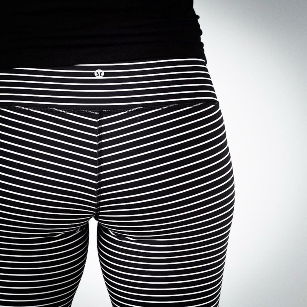Lululemon Wunder Under High-Rise Tight *Luxtreme 25”
Parallel Stripe Black